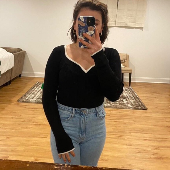 Black Rib Knit Sweetheart Contrast White Trim Long Sleeve Fitted Sweater Top - Picture 16 of 16